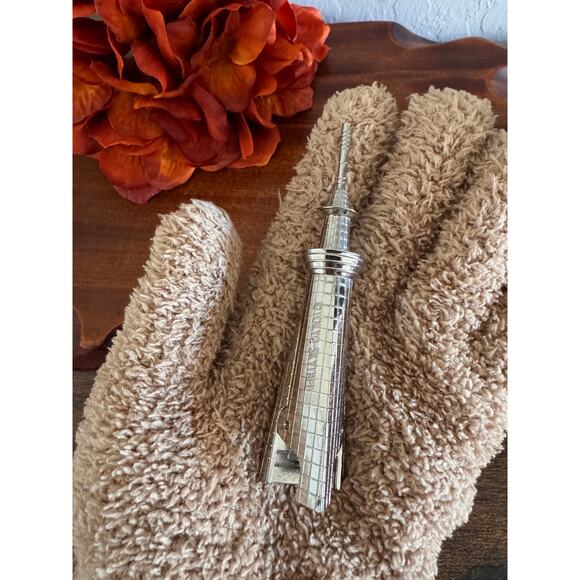 Silver Memo Clip, Note/Card Holder, Photo Stand, Tokyo Skytree Tower Desk Decor - Picture 6 of 10